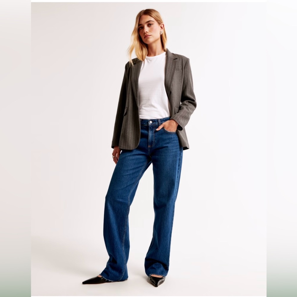 Abercrombie & Fitch The Baggy Low Rise Dark Raw Hem 25